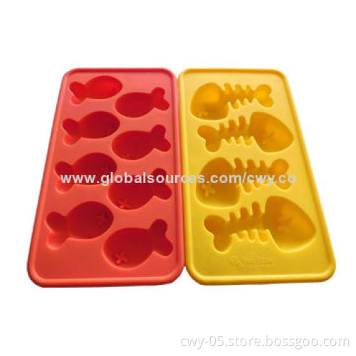 8-cavity penguin-shaped silicone ice cube trays, OEM designs are welcome